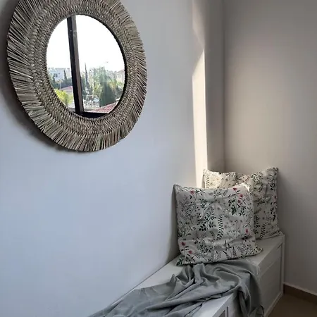 Seana Protaras *