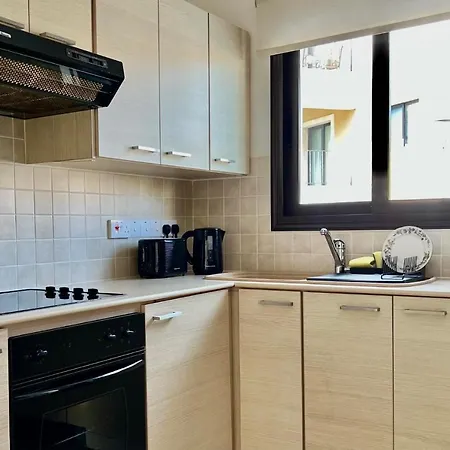 Seana Protaras * Paralimni