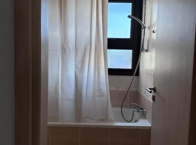 Seana Protaras * Paralimni